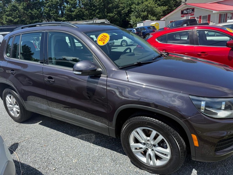 Volkswagen Tiguan Vehicle Image 02