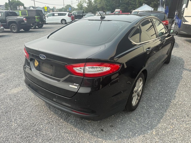 Ford Fusion Vehicle Image 03