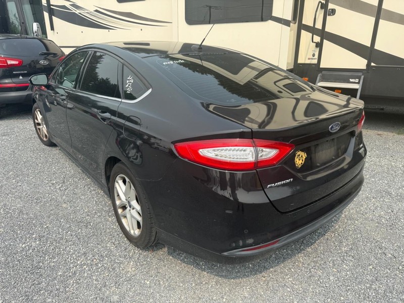 Ford Fusion Vehicle Image 04
