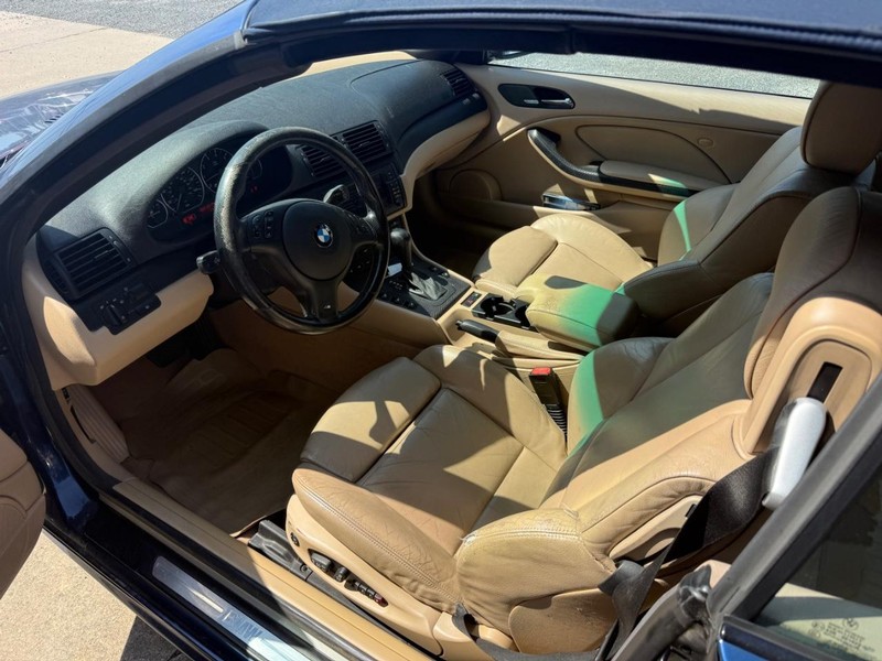 BMW 330 Vehicle Image 08