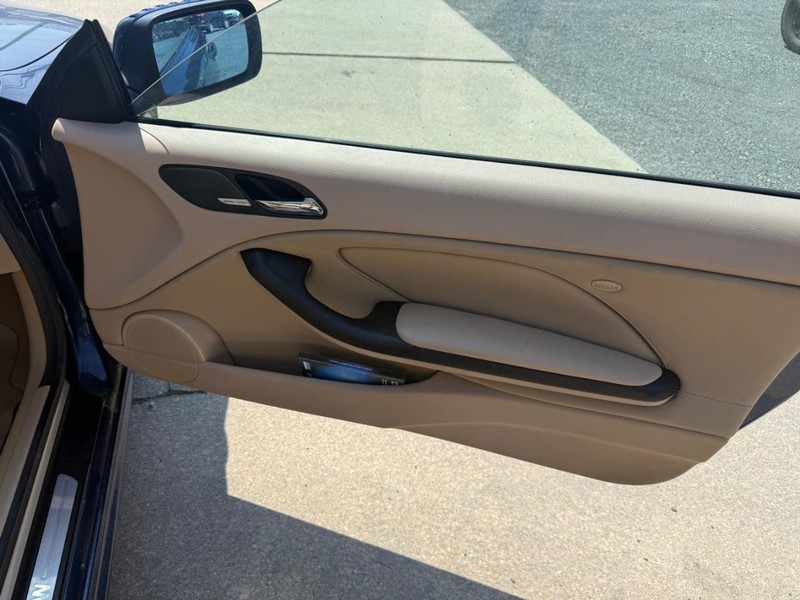 BMW 330 Vehicle Image 13