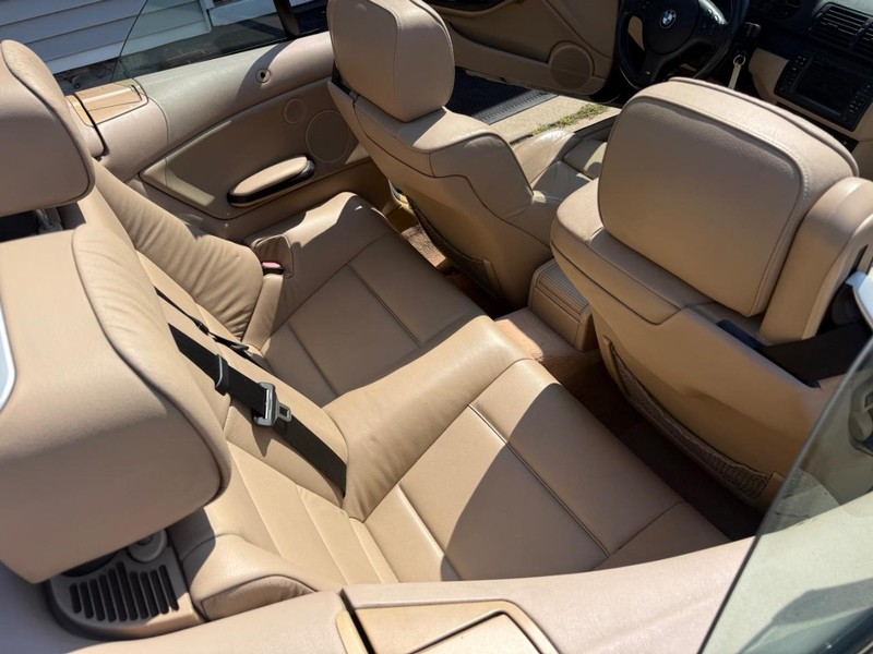 BMW 330 Vehicle Image 15