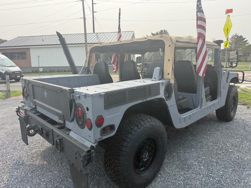 HUMMER M998 Vehicle Image 03