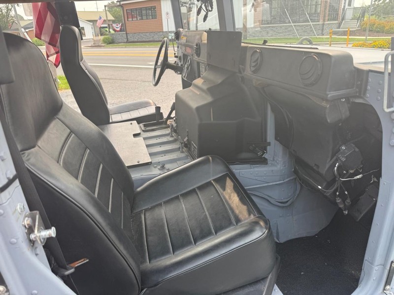 HUMMER M998 Vehicle Image 10