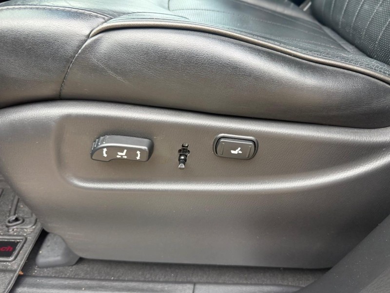 INFINITI QX56 Vehicle Image 08