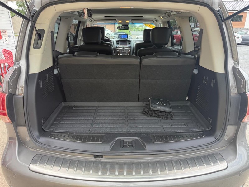 INFINITI QX56 Vehicle Image 15