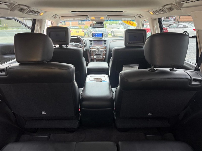 INFINITI QX56 Vehicle Image 16