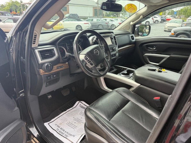 Nissan Titan Vehicle Image 07