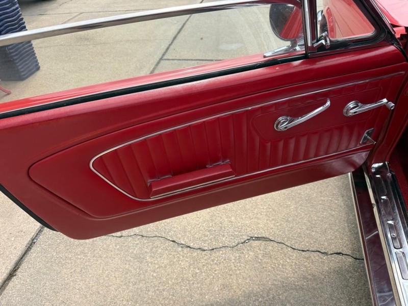 Ford Mustang Vehicle Image 05