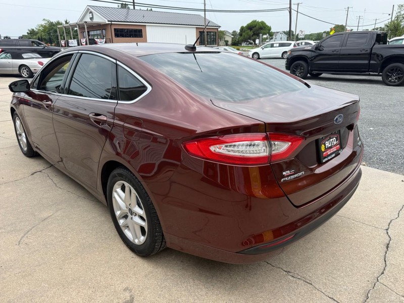 Ford Fusion Vehicle Image 04