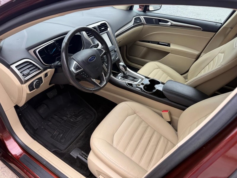 Ford Fusion Vehicle Image 06