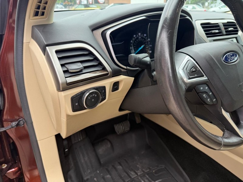 Ford Fusion Vehicle Image 08