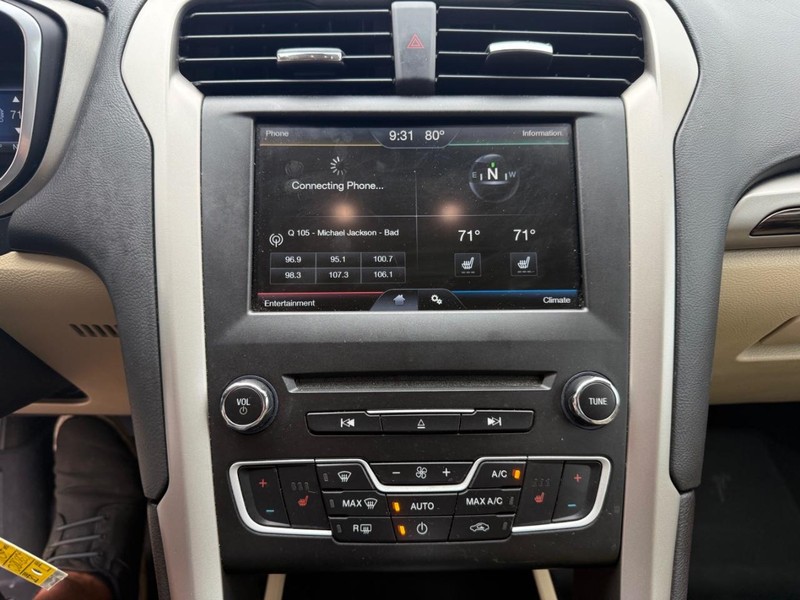 Ford Fusion Vehicle Image 10