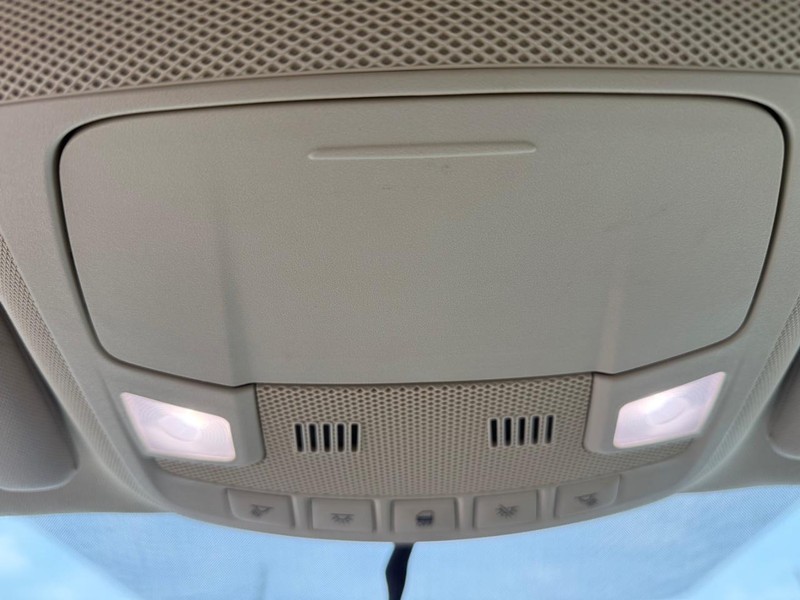 Ford Fusion Vehicle Image 12