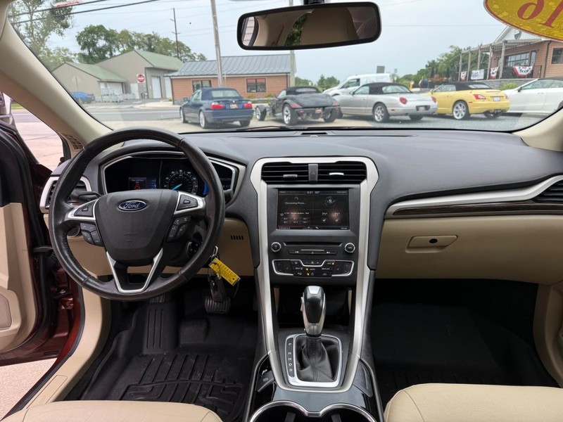 Ford Fusion Vehicle Image 13