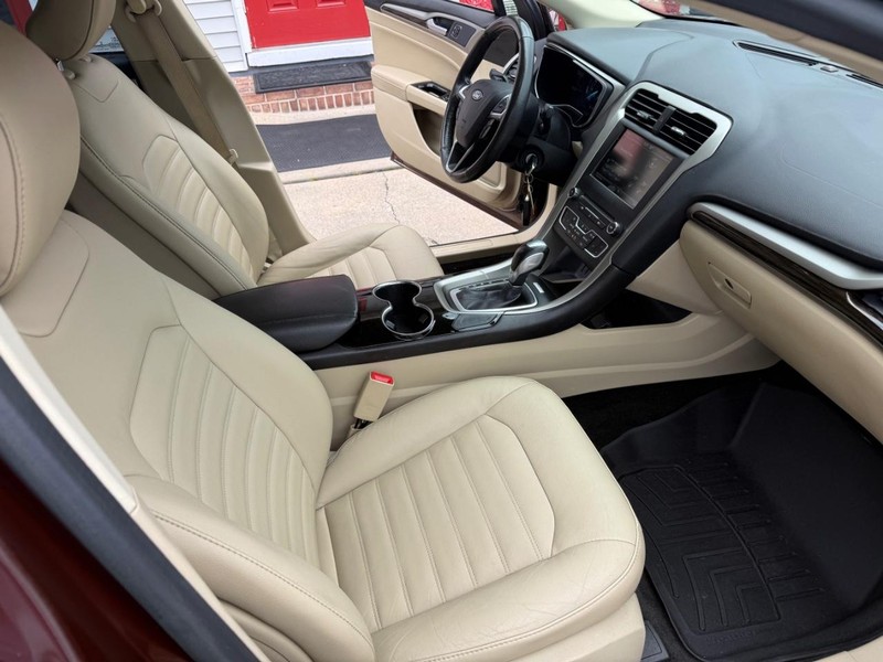 Ford Fusion Vehicle Image 19