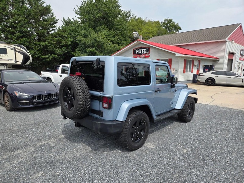 Jeep Wrangler Vehicle Image 03