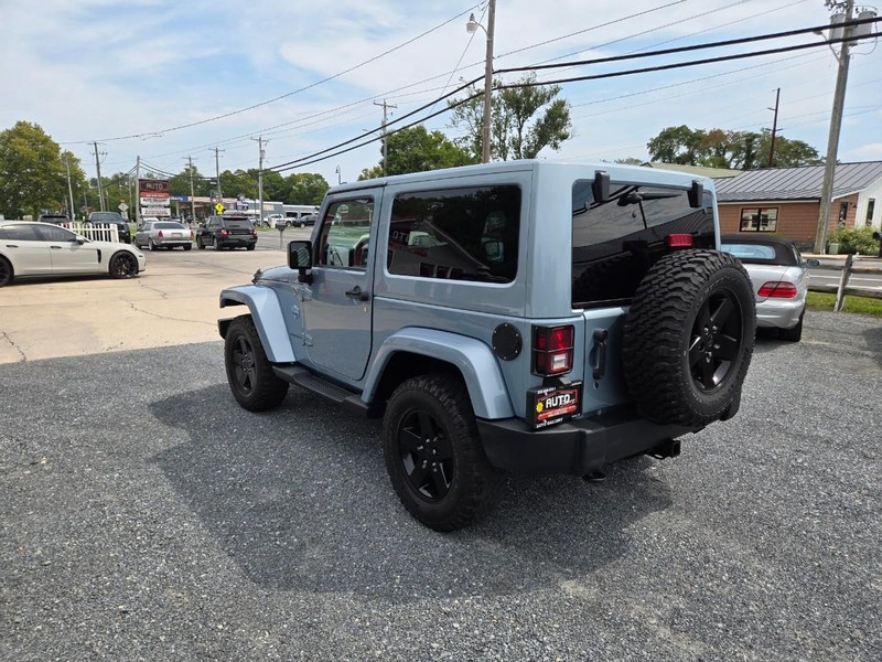Jeep Wrangler Vehicle Image 04
