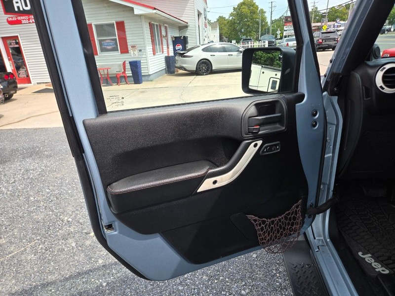 Jeep Wrangler Vehicle Image 05