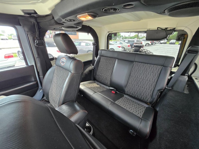 Jeep Wrangler Vehicle Image 09