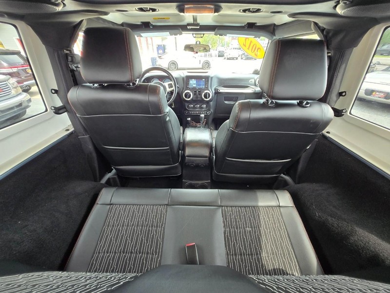 Jeep Wrangler Vehicle Image 10