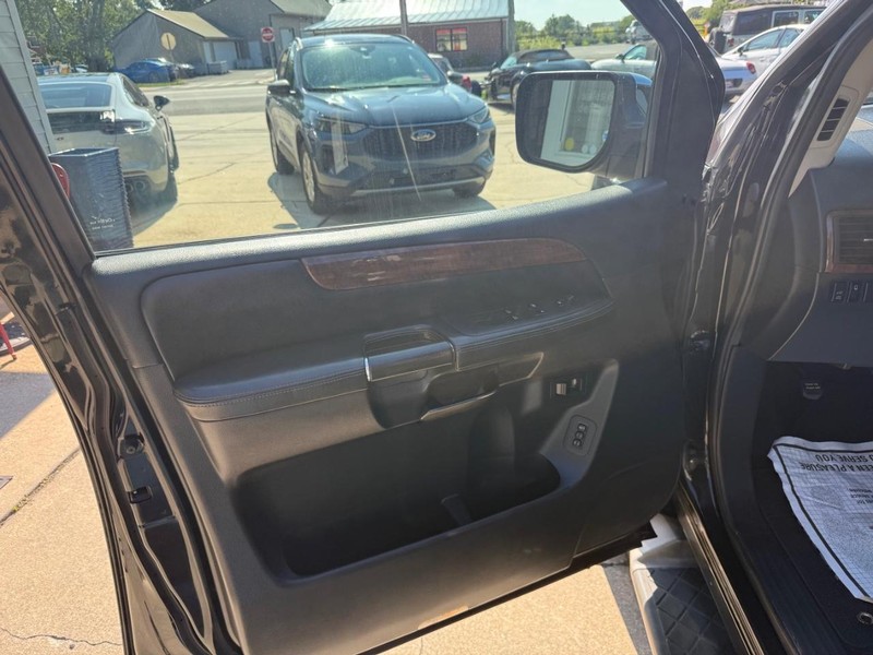 Nissan Armada Vehicle Image 05