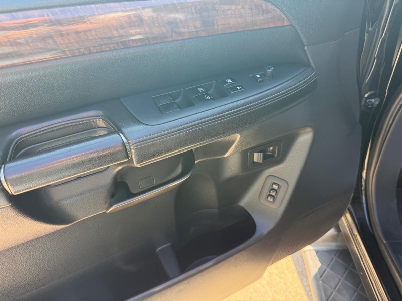 Nissan Armada Vehicle Image 06