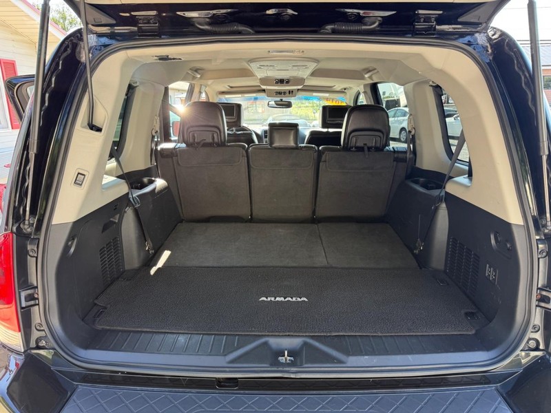 Nissan Armada Vehicle Image 19