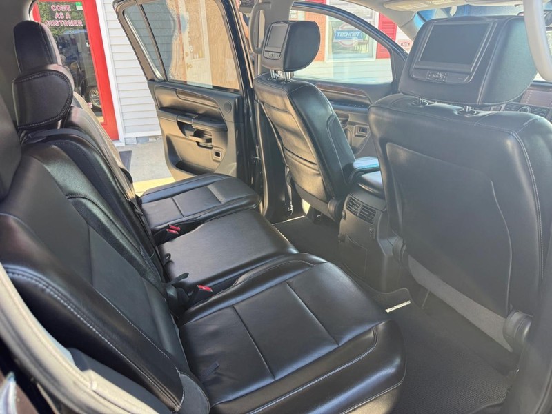 Nissan Armada Vehicle Image 21