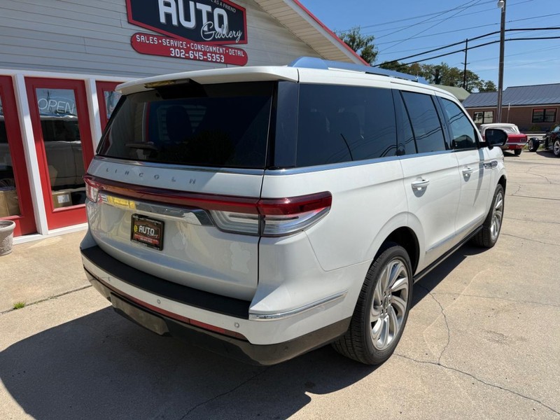 Lincoln Navigator Vehicle Image 03