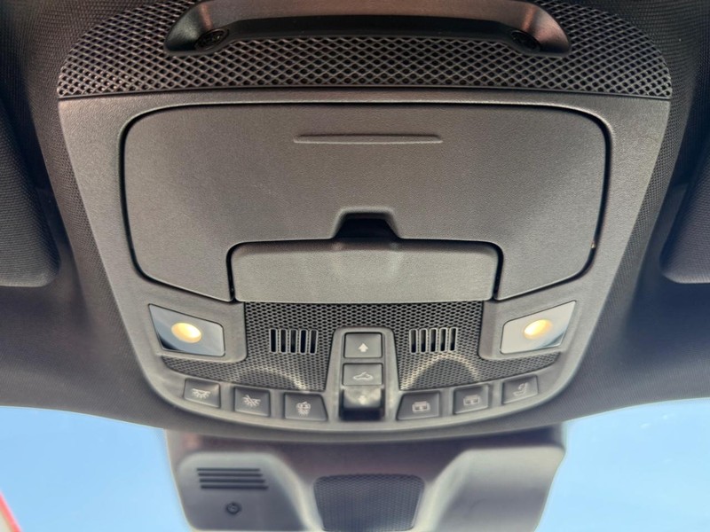 Lincoln Navigator Vehicle Image 12