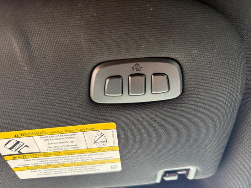 Lincoln Navigator Vehicle Image 13