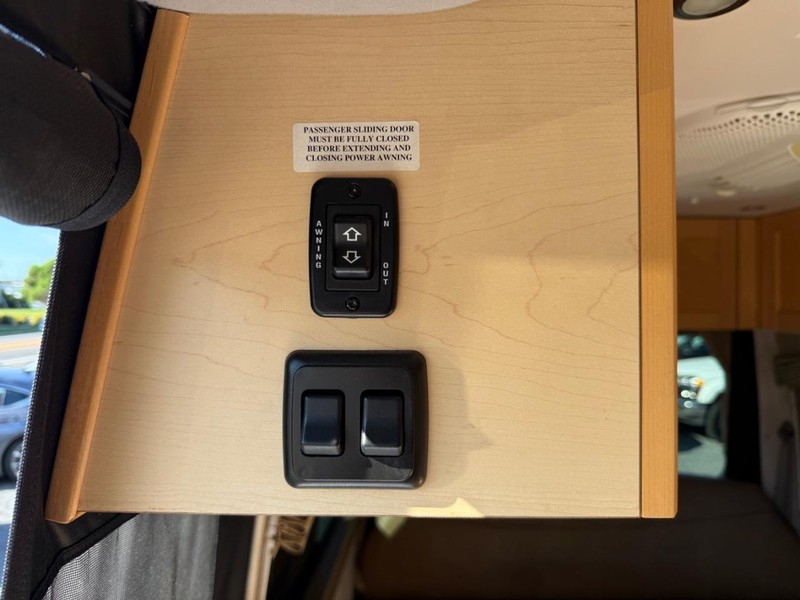 Mercedes-Benz Sprinter Cargo Vans Vehicle Image 17