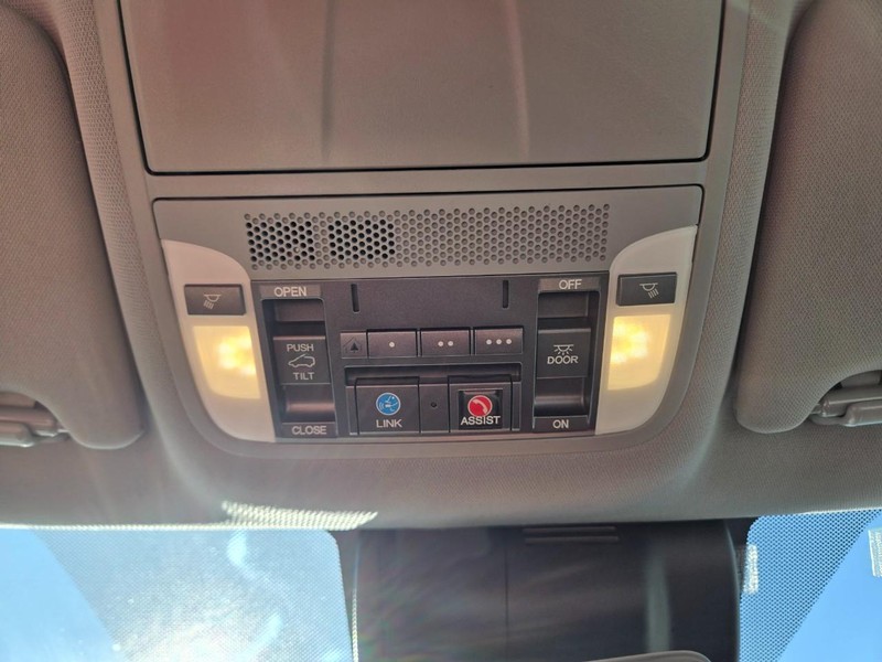 Acura MDX Vehicle Image 08