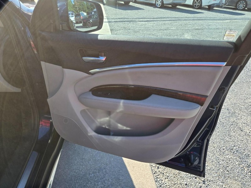 Acura MDX Vehicle Image 18