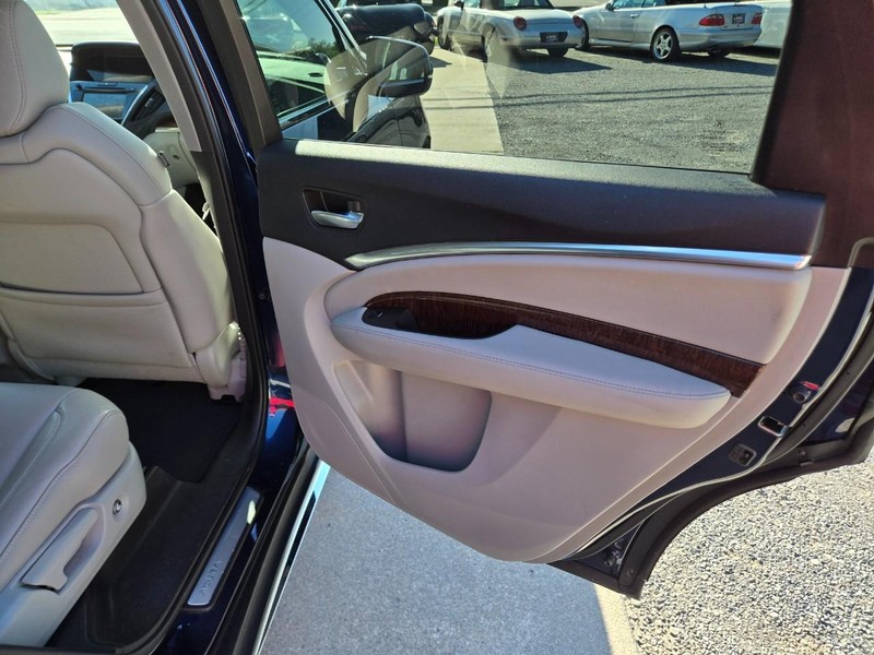 Acura MDX Vehicle Image 21