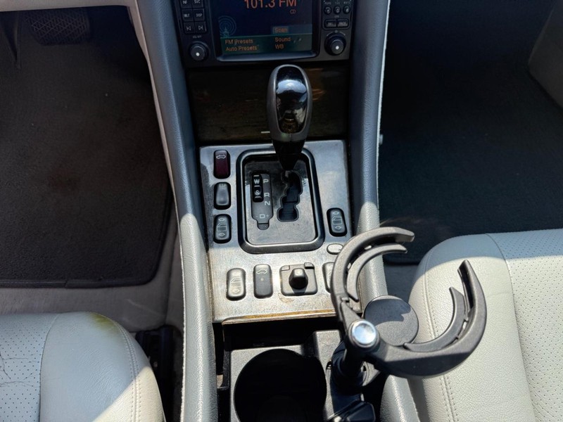 Mercedes-Benz CLK Vehicle Image 09