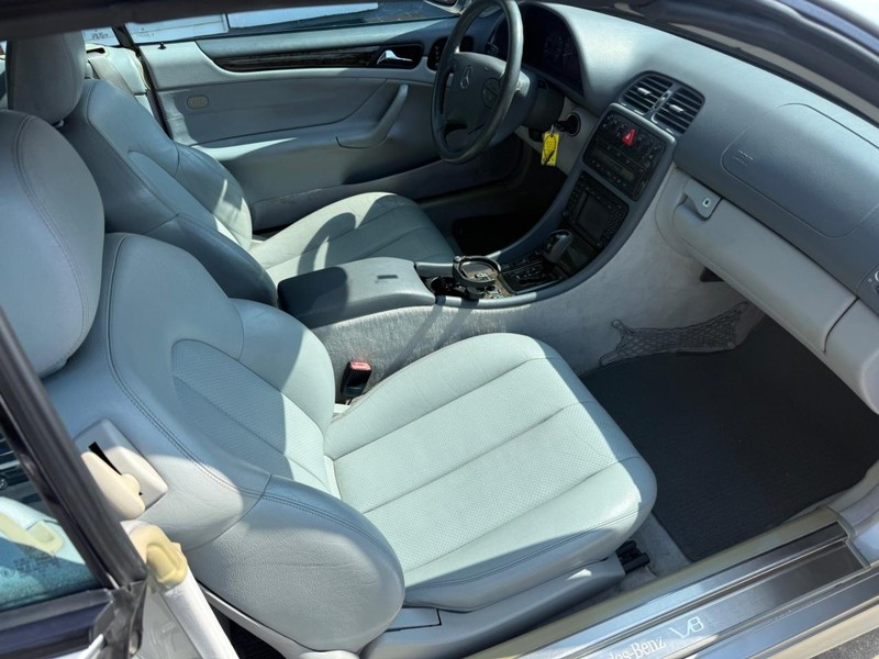 Mercedes-Benz CLK Vehicle Image 12
