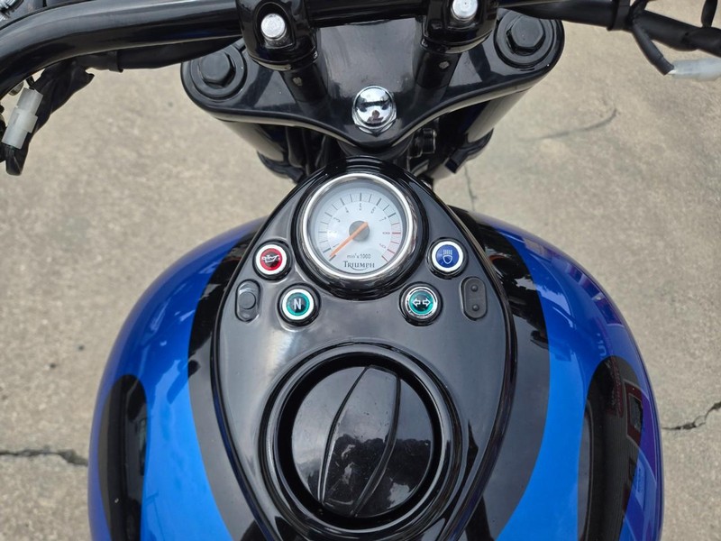 Triumph SPEED MASTER Vehicle Image 06