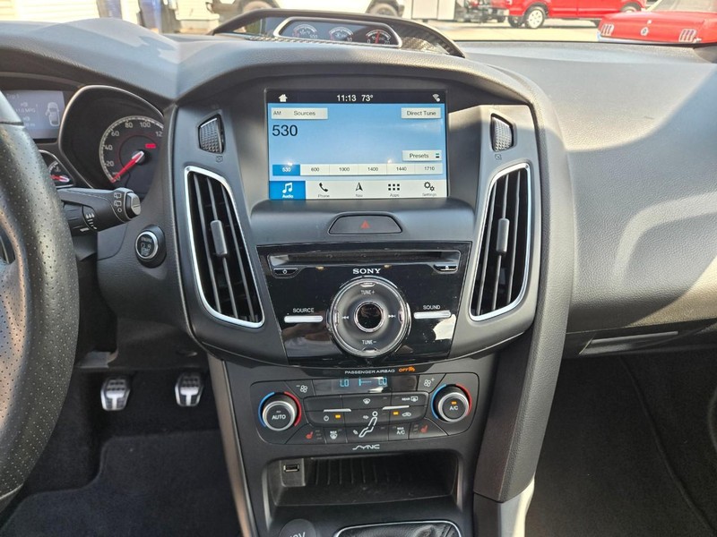 Ford FOCUS  ST Vehicle Image 06