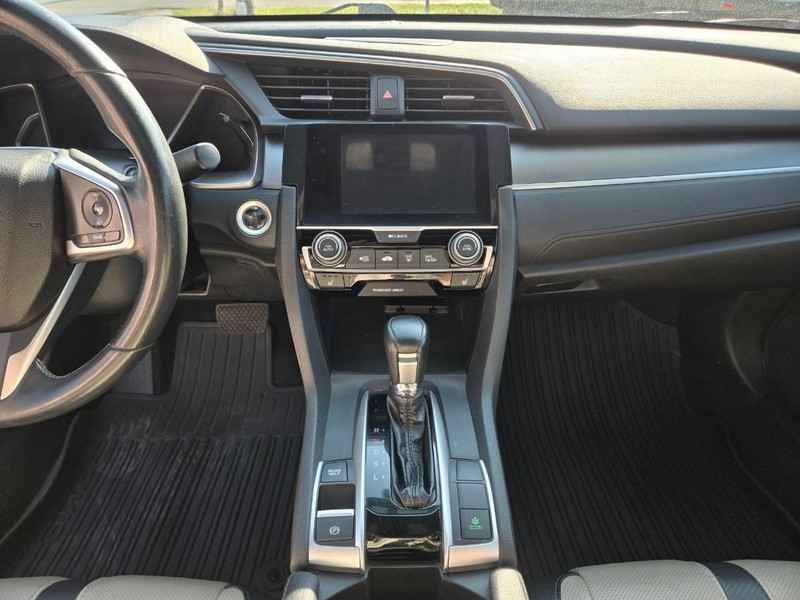 Honda Civic Coupe Vehicle Image 06