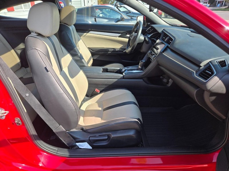 Honda Civic Coupe Vehicle Image 11