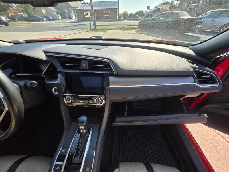 Honda Civic Coupe Vehicle Image 12