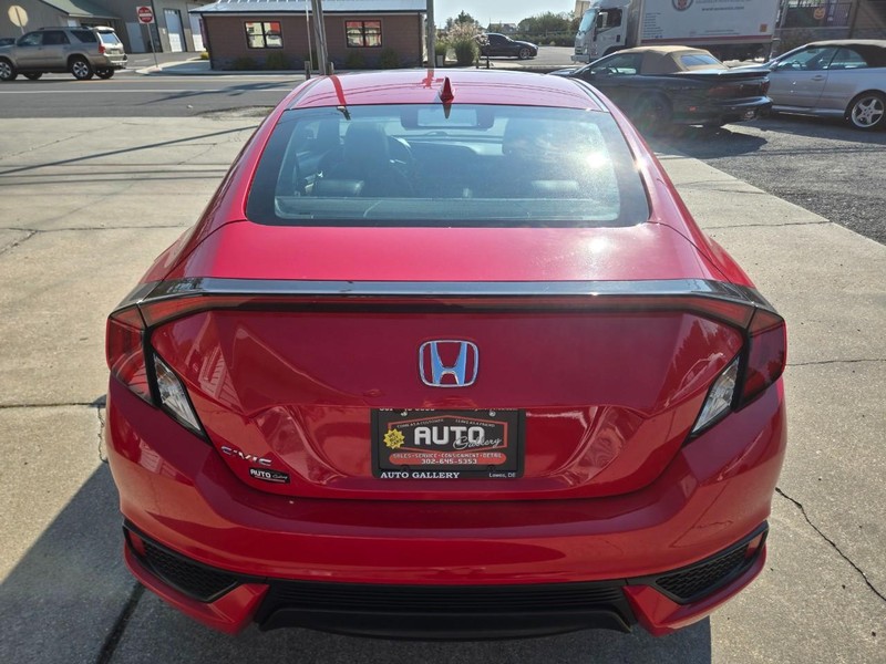 Honda Civic Coupe Vehicle Image 16