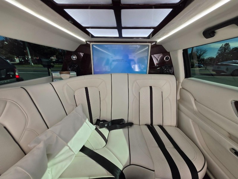 Lincoln Continental Vehicle Image 20