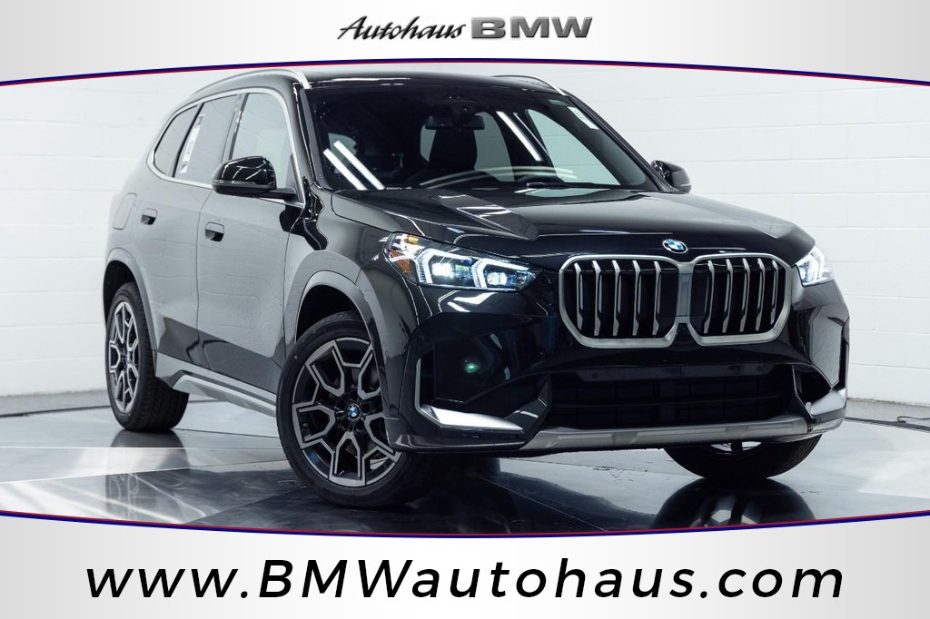 BMW X1 Vehicle Full-screen Gallery Image 01