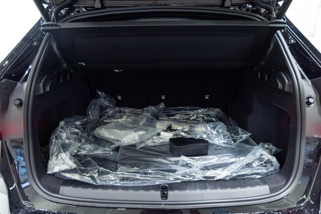 BMW X1 Vehicle Full-screen Gallery Image 09