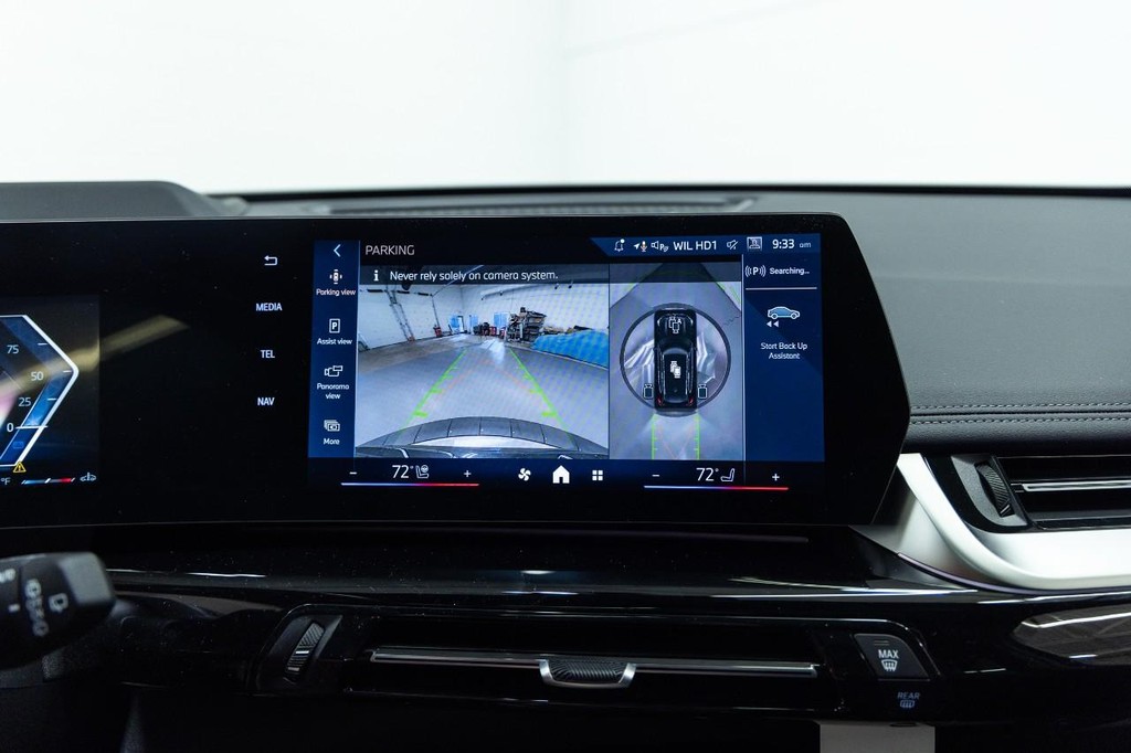 BMW X1 Vehicle Full-screen Gallery Image 15