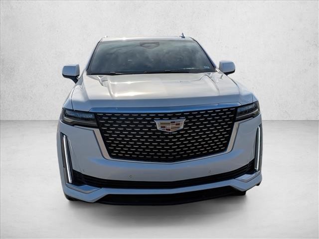 Cadillac Escalade Vehicle Full-screen Gallery Image 08