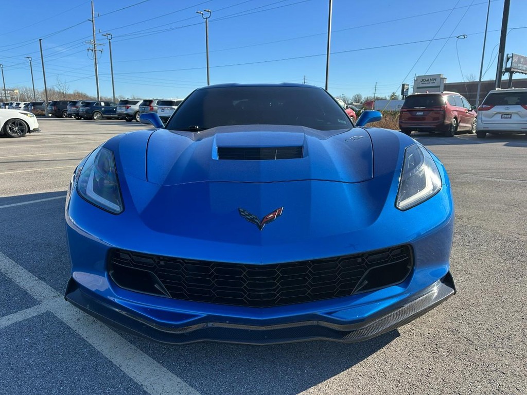Chevrolet Corvette Vehicle Full-screen Gallery Image 10